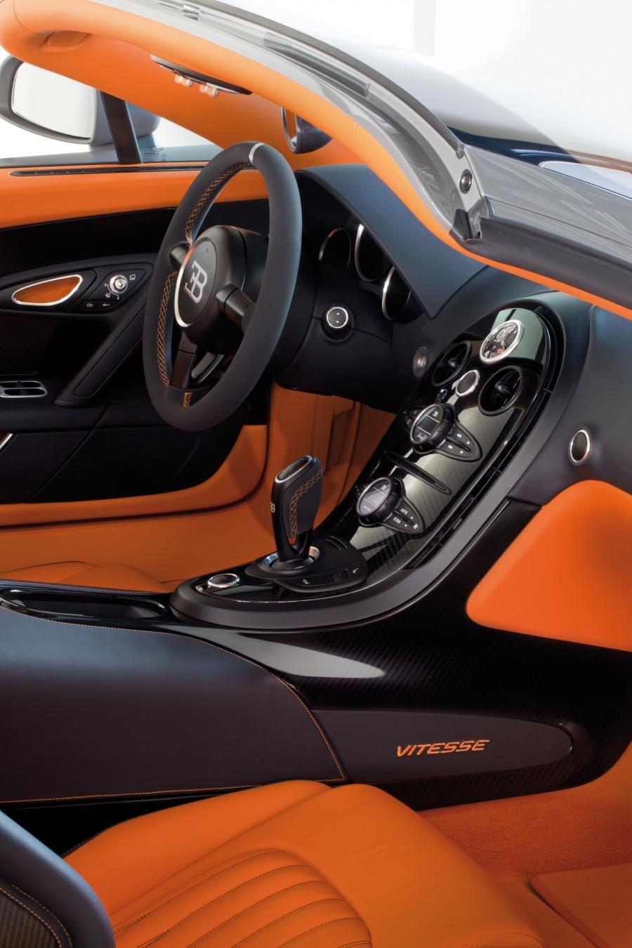  Bugatti Veyron 16.4 Grand Sport Vitesse 2012 года  (фото 3 из 32)